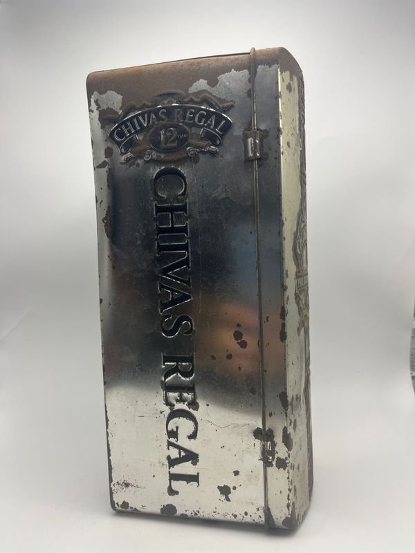 Lata antigua de whisky Chivas Regal - imagen 4