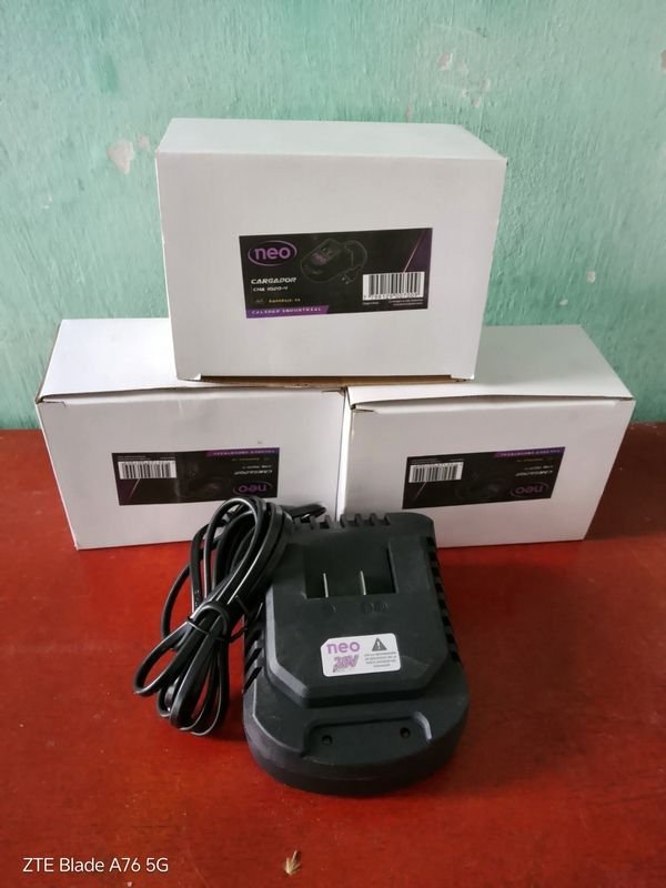 Set de 3 Cargadores de Baterías de Litio Neo 20V para Herramientas