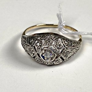 Anillo de Oro 18k con Brillantes y Diseño Calado - imagen 3