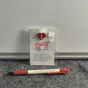 Pin Coca-Cola Ambassador con Estuche Original - imagen 2