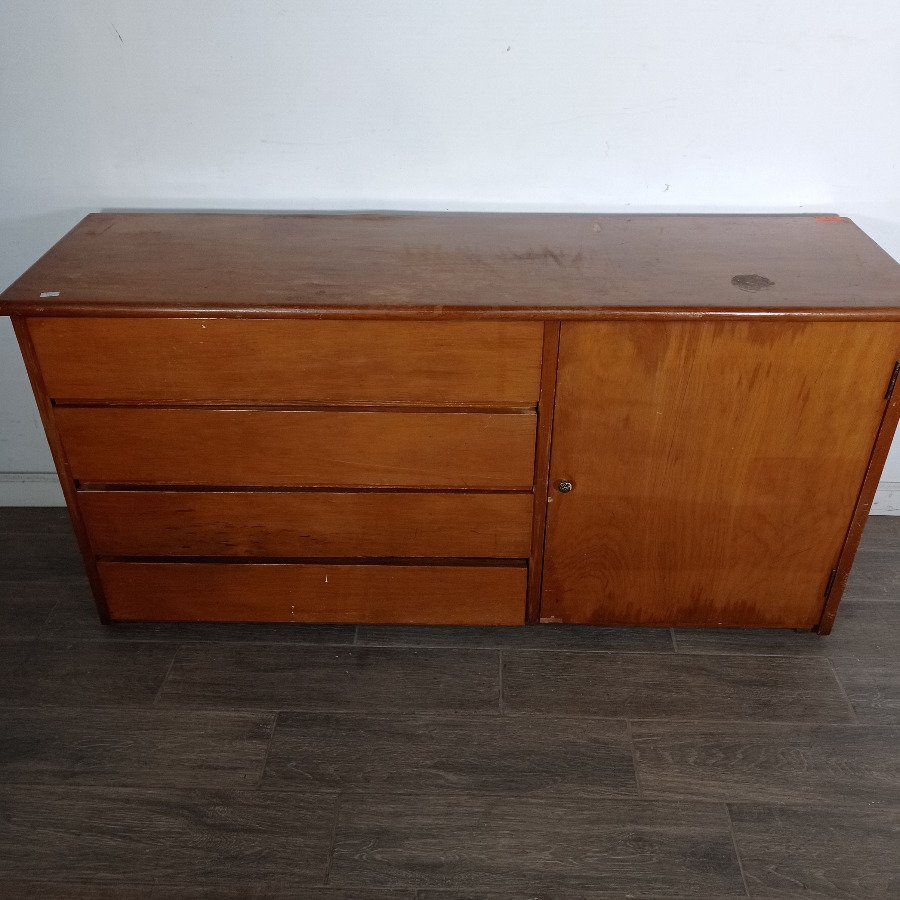 Aparador de madera con 3 cajones y 1 puerta
