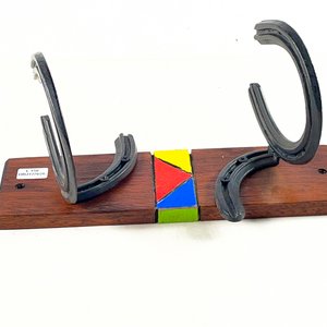 Perchero de Madera y Hierro con Diseño Abstracto - imagen 1