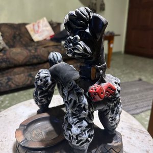 Figura Decorativa de Perro con Cenicero Integrado - imagen 12