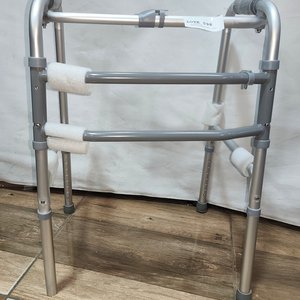Andador Plegable de Aluminio, Altura Regulable, Nuevo - imagen 3