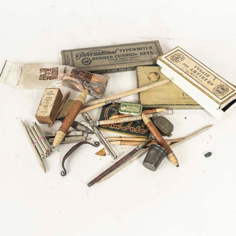 Lote de Piezas para Dibujo: Vasitos y Marcadores de Plata