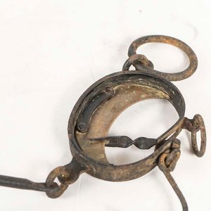 Balanza Antigua de Hierro y Bronce con Ganchos - imagen 2