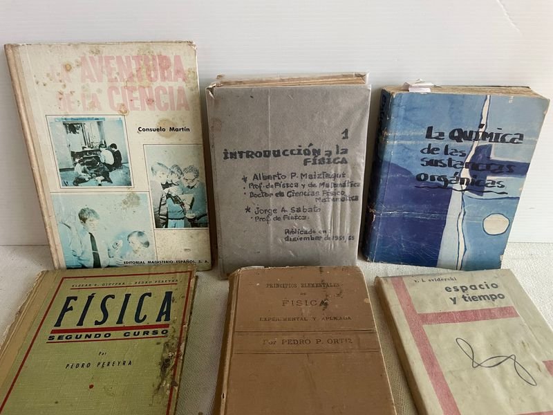 Lote de Libros de Física: Aventura de la Ciencia, Introducción, Química, y más (Años 20-50)