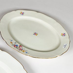 Dos Bandejas Ovales de Porcelana Checa con Decoración Floral y Borde Dorado - imagen 6