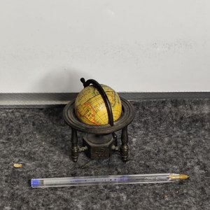 Lote siguiente: Sacapuntas Antiguo Español Estilo Globo Terráqueo "PLAYME"