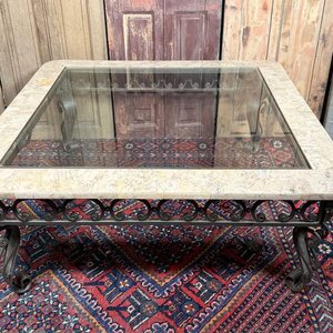 Lote siguiente: Mesa Ratona Hierro y Vidrio con Detalles Florales