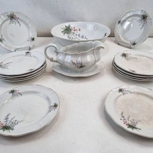 L 264 - Set De 14 Piezas - Importante juego de loza de Porcelana Olmos, industria uruguaya, con diseño floral y bordes moldurados (Completo - Con Detalles De Restauración) - imagen 3