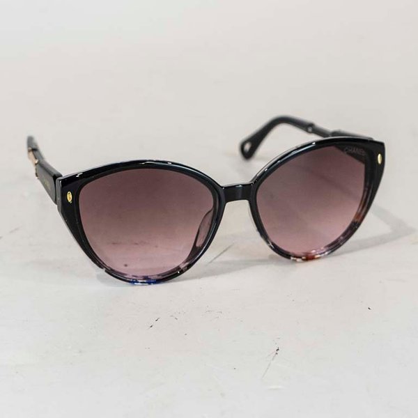 Par de gafas de sol Chanel
