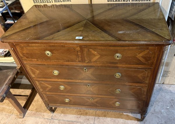 Antigua cómoda en madera maciza para decorar tu hogar - imagen 2