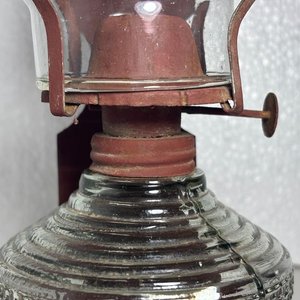 Antiguo Farol de Vidrio con Base Texturizada - imagen 6
