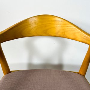 Sillón Danés de Madera con Respaldo Curvo y Asiento Tapizado Gris - imagen 2