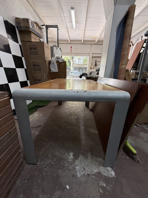 Mesa de metal y madera para decorar tu hogar - imagen 5