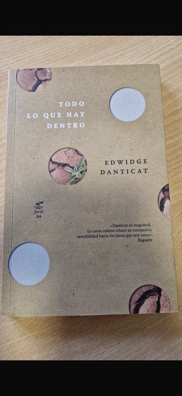 Lote anterior: Libro: Todo lo que hay dentro - Edición especial