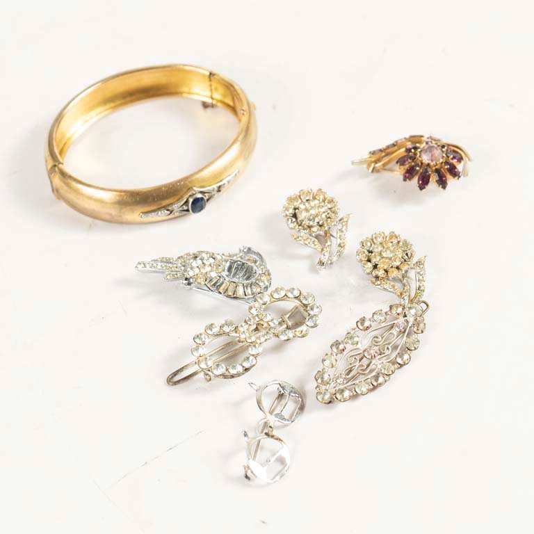 Lote siguiente: Joyas de Oro y Plata - Lote de Fantasías