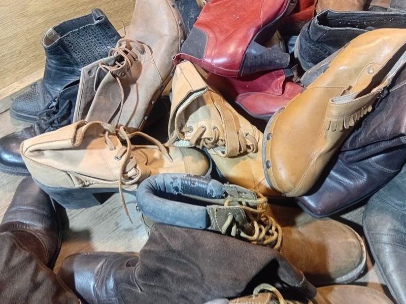 Colección de zapatos y botas de mujer - imagen 4
