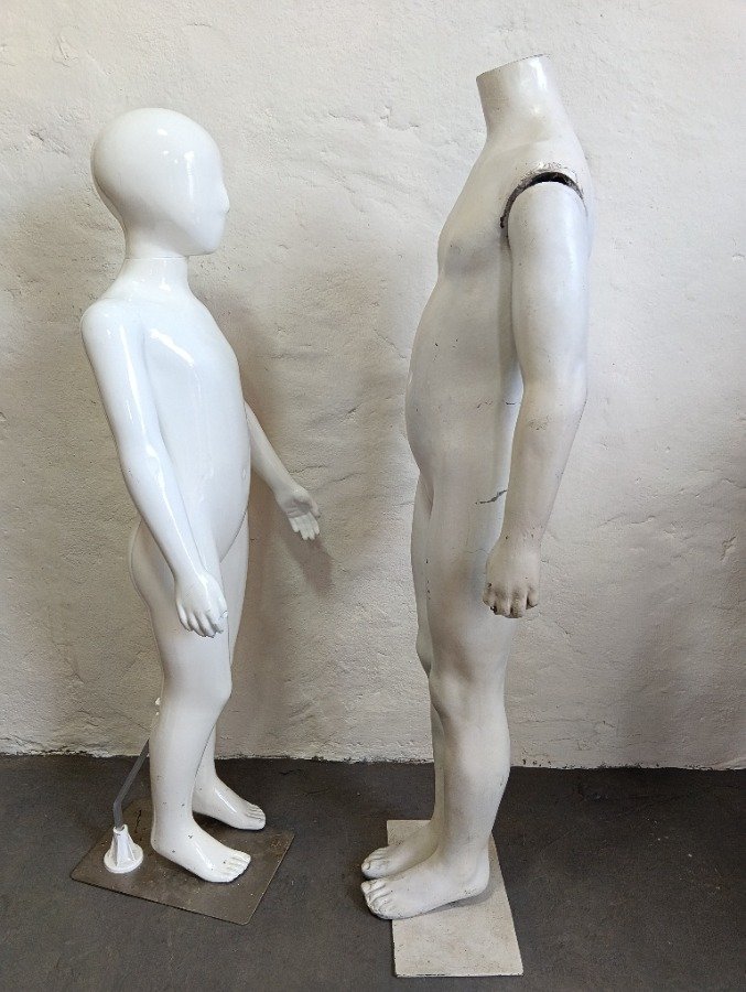 Maniquíes de plástico desnudos para niños - imagen 5