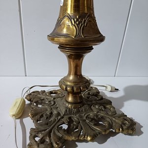 Lámpara Antigua de Bronce con Tulipán de Opalina Decorada - imagen 7