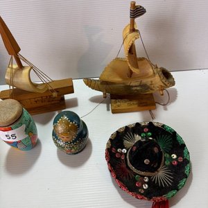Lote de Adornos: Veleros, Reloj, Mamushka, Sombrero Mexicano y Ciervo de Barro - imagen 4