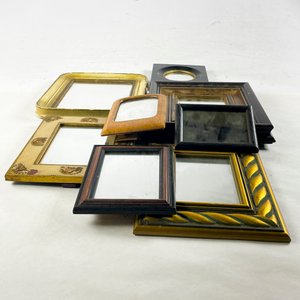 Lote de 8 Espejos con Marcos de Madera de Estilos Variados - imagen 2