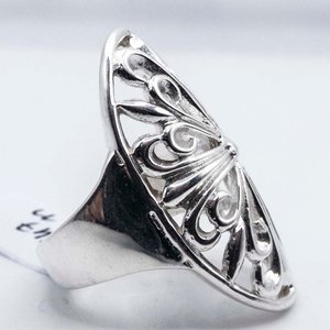 Anillo Ovalado de Plata con Diseño Calado - imagen 2