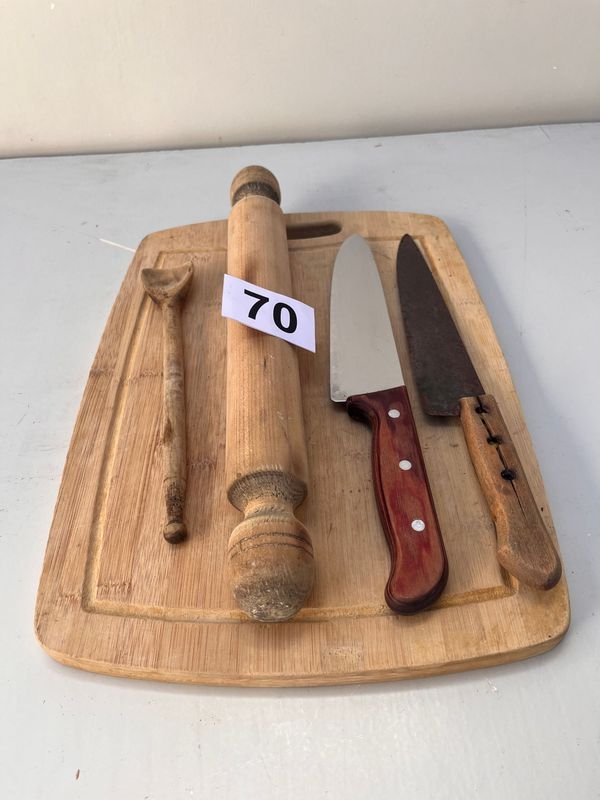 Lote anterior: Conjunto de cuchillos y tabla de cortar de madera