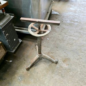 Caballete Metálico Regulable para Tareas Diversas - imagen 3