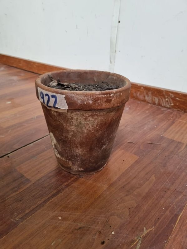 Maceta de barro antigua con defectos - imagen 4