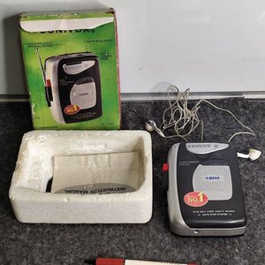 Walkman Sonivox X-Bass con Auriculares y Caja Original - imagen 2