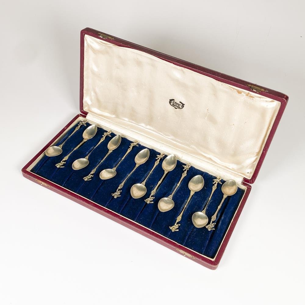 Doce Cucharitas de Metal Labradas para Té con Estuche - Origen Italia