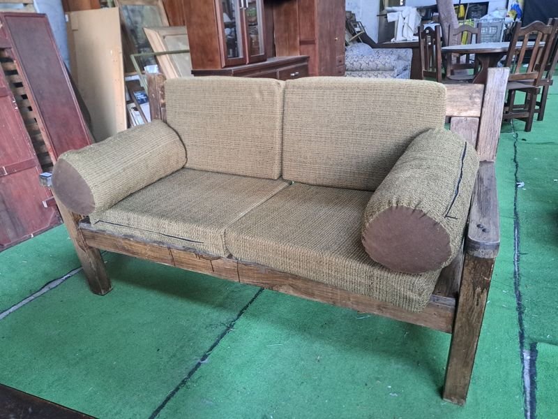 Lote anterior: Silla de tres cuerpos con almohadones de madera