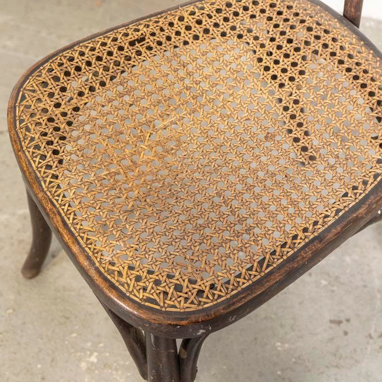 Silla tipo viena sellada Brenner con detalles en madera y lustre - imagen 3