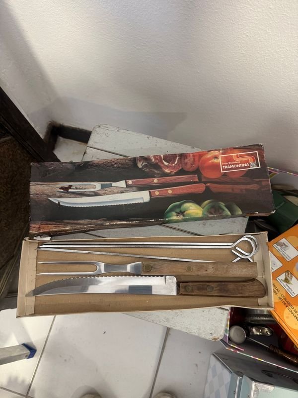 Kit de Parrilla Tramontina: Cuchillo, Tenedor y 3 Pinchos