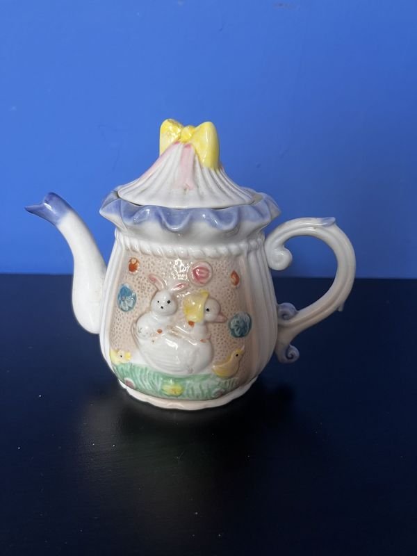 Tetera con decoraciones de porcelana - imagen 2