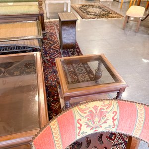 Mesa de centro y sillas de comedor estilo clásico - imagen 6