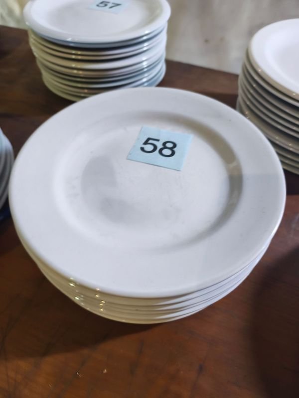 Lote de 8 Platos Medianos Blancos
