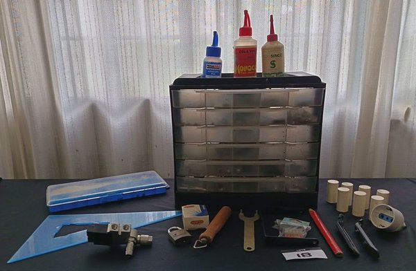 Organizador Vertical de 6 Cajones con Artículos de Ferretería y Electricidad - imagen 1