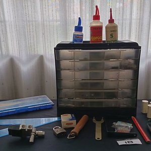 Lote siguiente: Organizador Vertical de 6 Cajones con Artículos de Ferretería y Electricidad