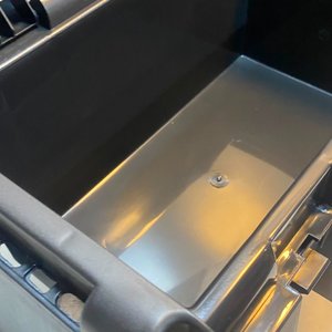 Banqueta Plástica Negra Plegable con Compartimento Organizador ARQPLAST - imagen 6
