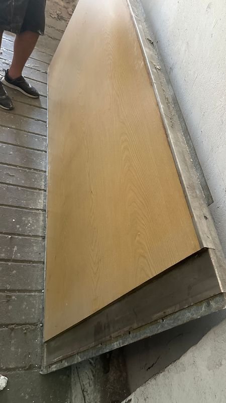 Panel de madera con marco metálico y fondo de chapa - imagen 4