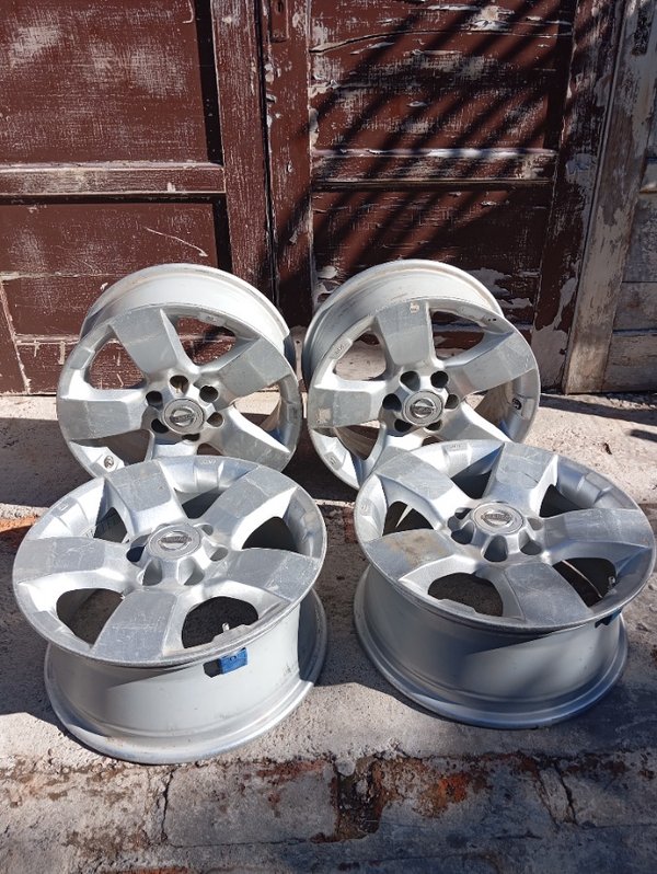 4 Llantas Originales Nissan Frontier Rodado 16 - 5 Agujeros