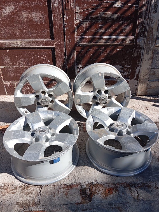 4 Llantas Originales Nissan Frontier Rodado 16 - 5 Agujeros