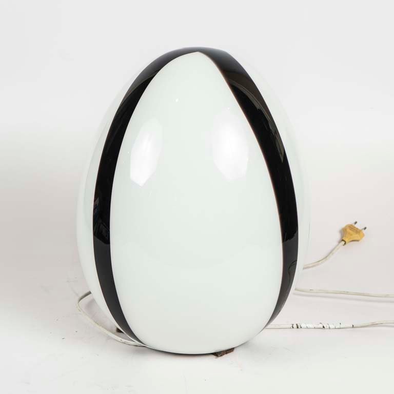 Lámpara Oval de Vidrio Moderna Estilo Eglo Leuchten
