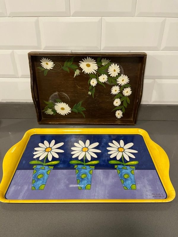 Juego de 2 Bandejas Decorativas con Flores - Madera y Melamina