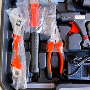 Set de 58 Herramientas Eléctricas y Manuales en Valija - imagen 3