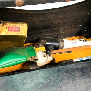 Pie de Zapatero Vintage con Accesorios de Madera y Cuero - imagen 4