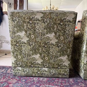 Par de Sillones Individuales Tapizados con Estampado Floral Clásico - imagen 3